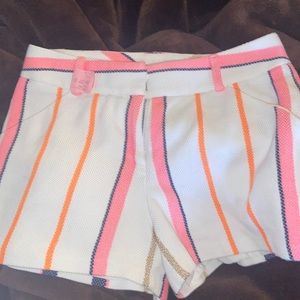 Drew shorts size 6. Beautiful drew shorts for any casual spring or summer event